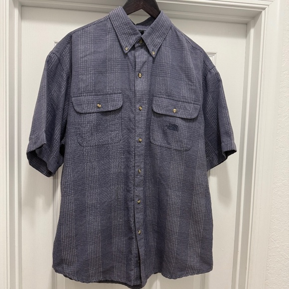 The North Face Button-Up Shirt – Size L - Picture 1 of 5